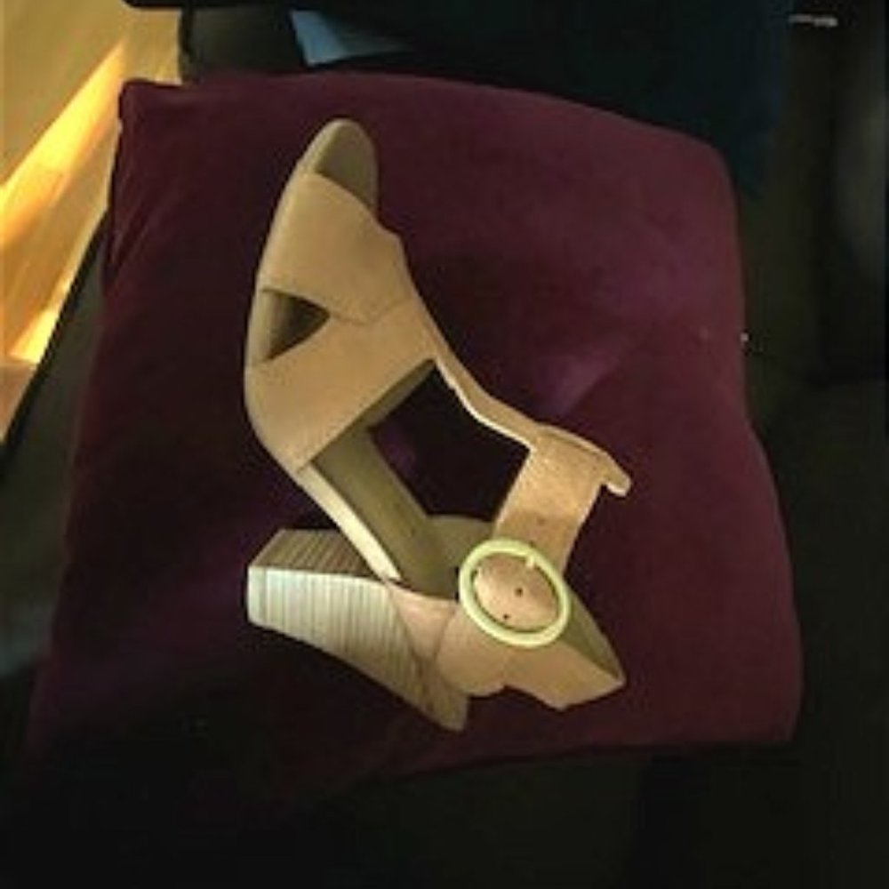 Unworn Franco Sarto 5.5 Size Sandal